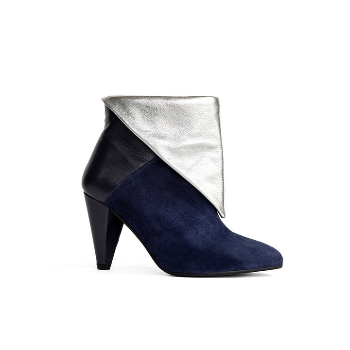 Lise Navy Blue heels - Signed by You