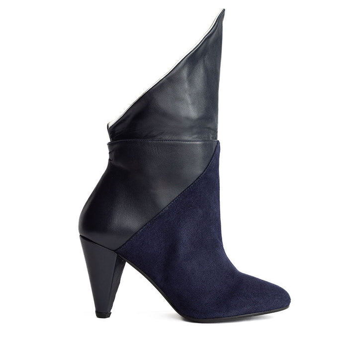 Lise Navy Blue heels - Signed by You