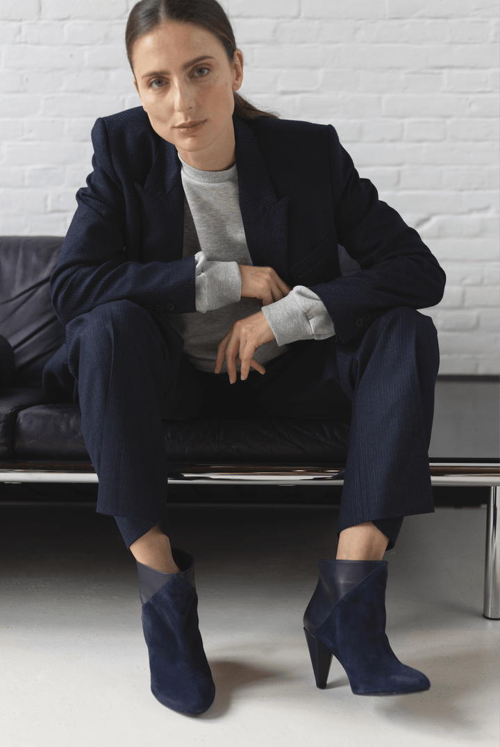 Lise Navy Blue heels - Signed by You
